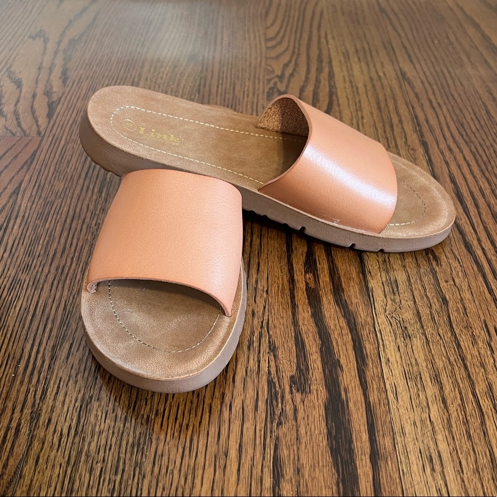 Girl’s Link Camel Slide Sandals, size 4